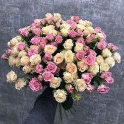 Кустовые розы классический букет №179